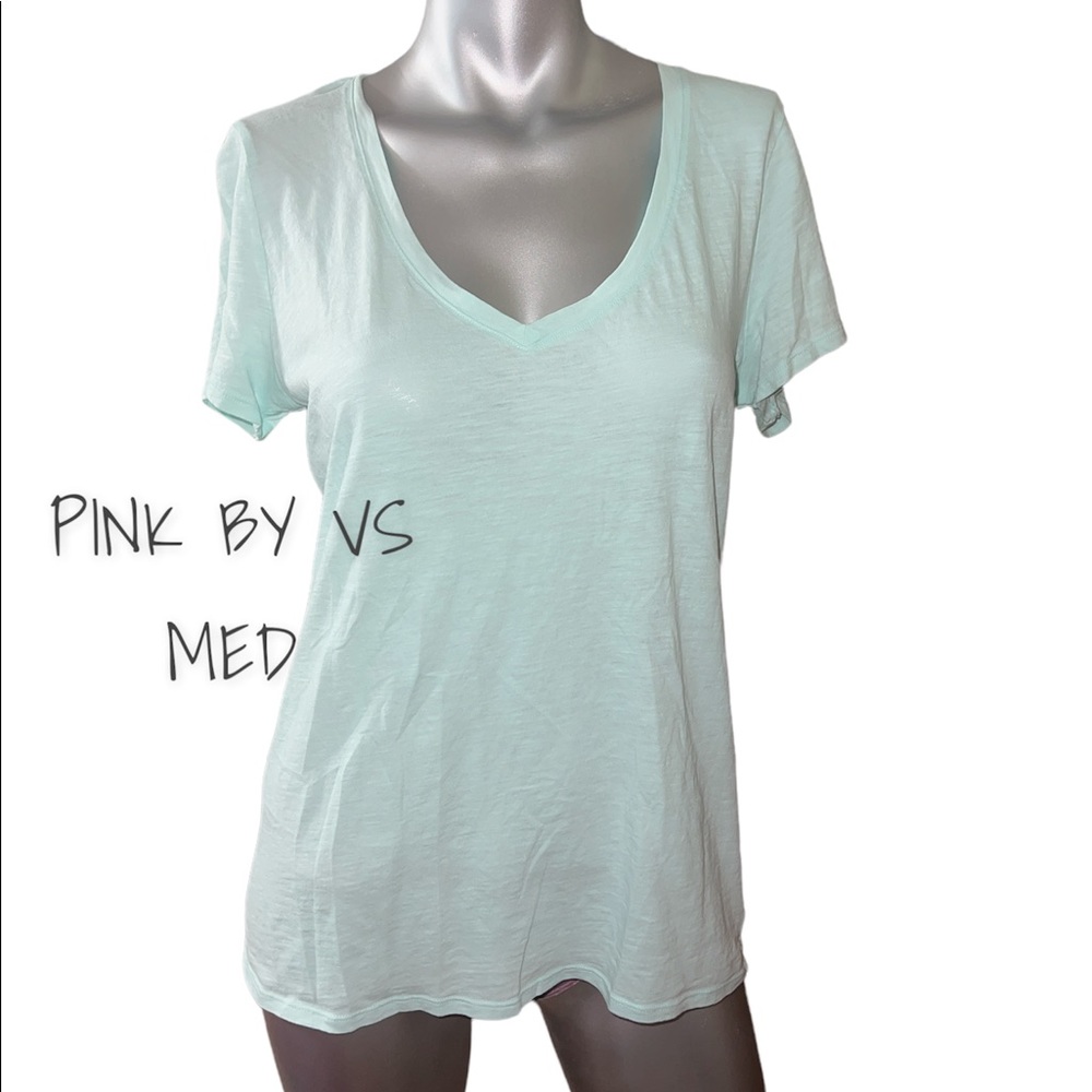 EUC PINK BY VICTORIAS SECRET LIGHT MINT GREEN SHORT SLEEVE VNECK T-SHIRT. MED.